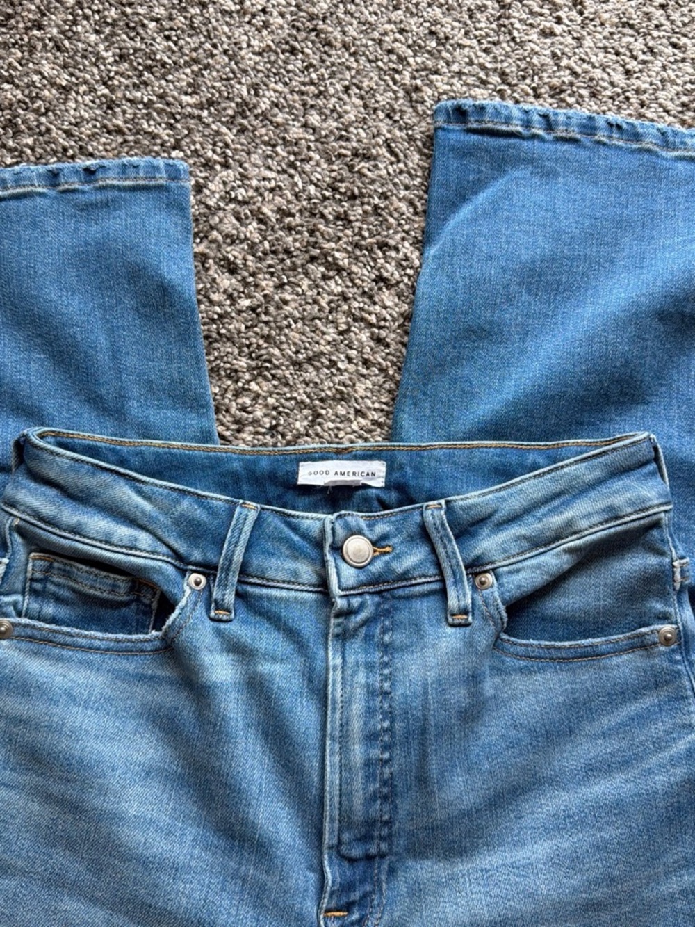 Good American Medium Light Blue Straight-Leg Jeans